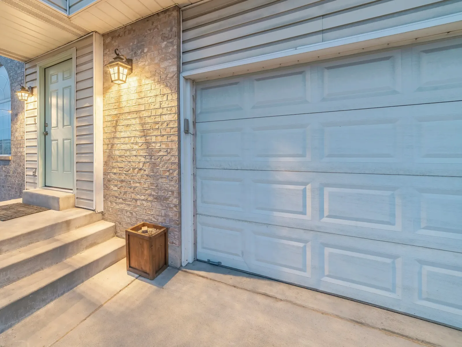 How to Fix a Noisy Garage Door (Quick Troubleshooting)